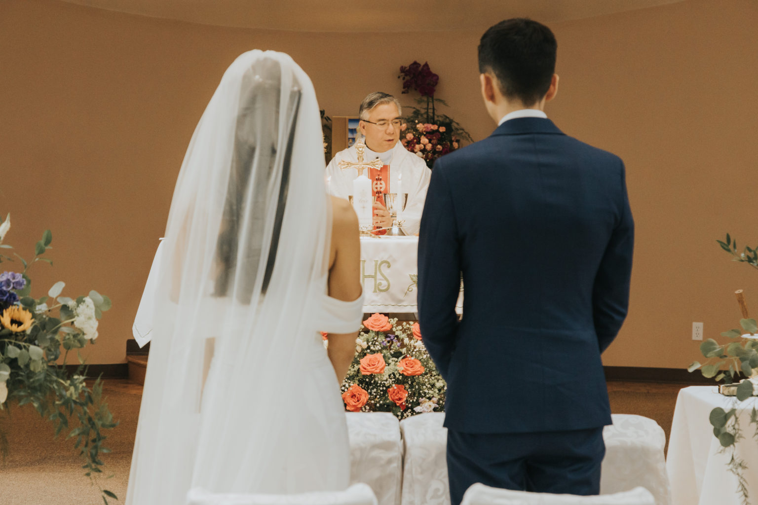 Small Talk Before You Have a Chat With The Wedding Officiant